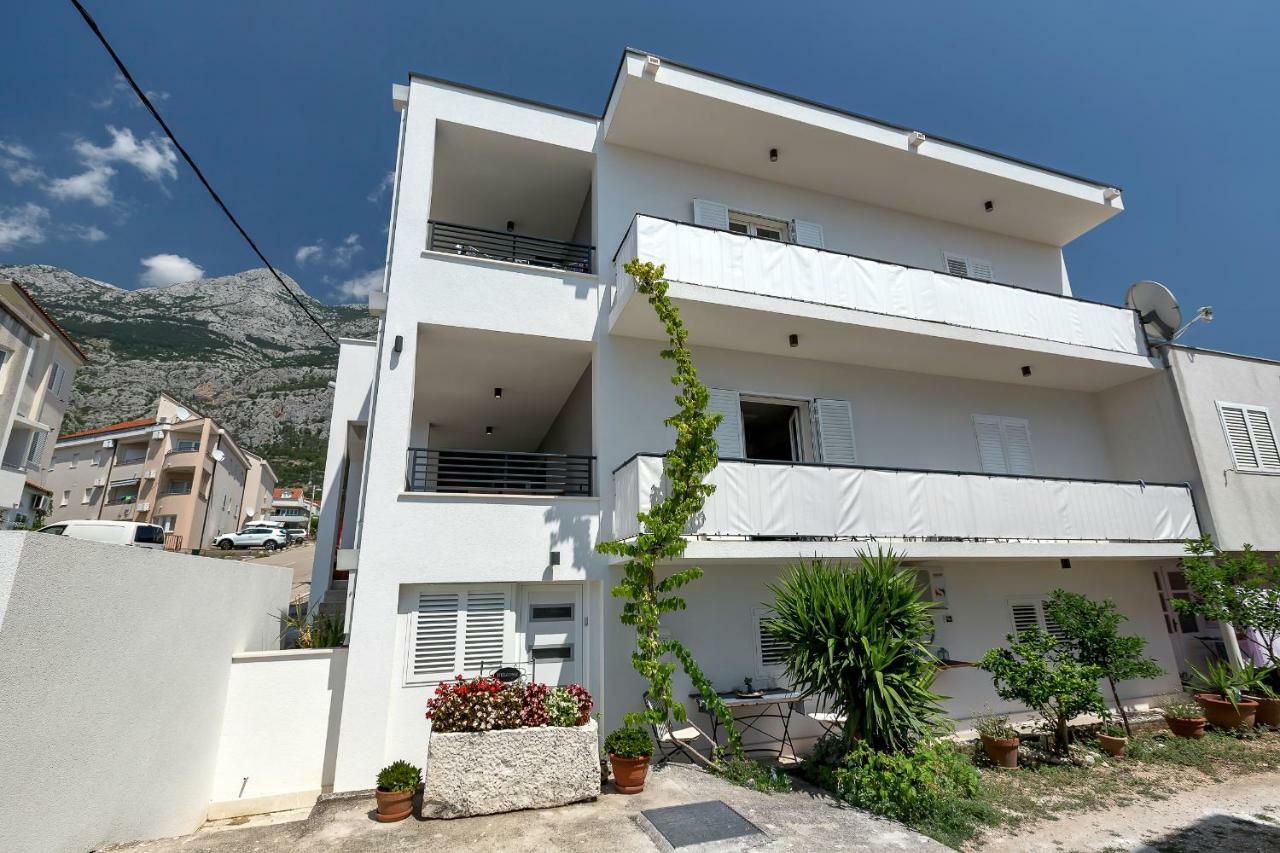 Apartman For 4 - Lovreta Макарска Екстериор снимка