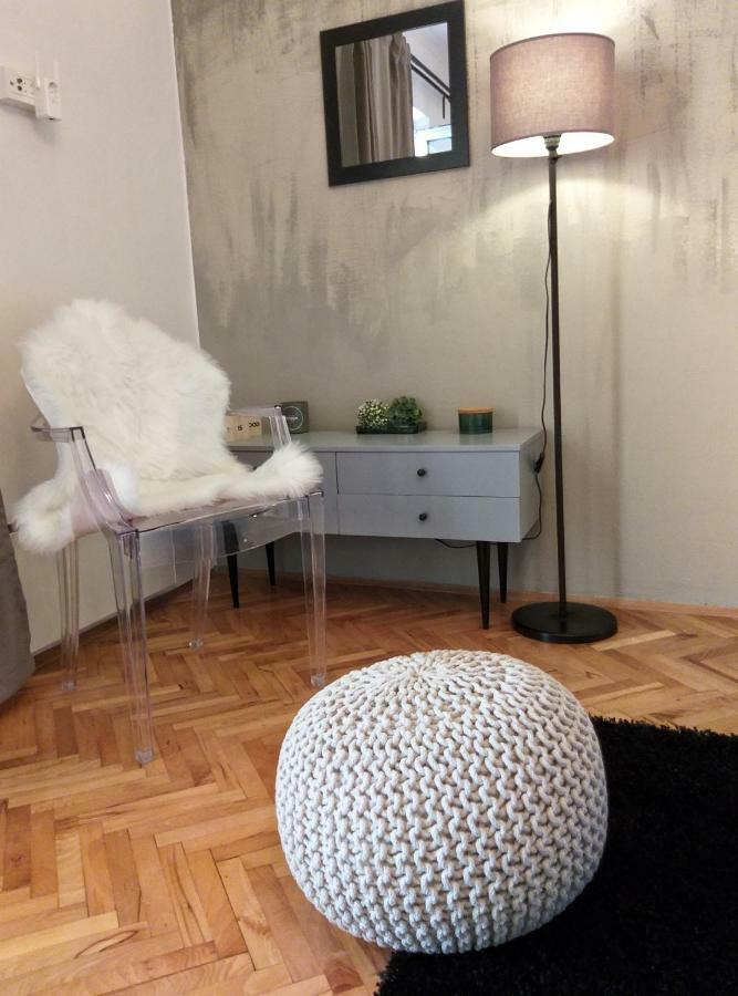 Apartman For 4 - Lovreta Макарска Екстериор снимка